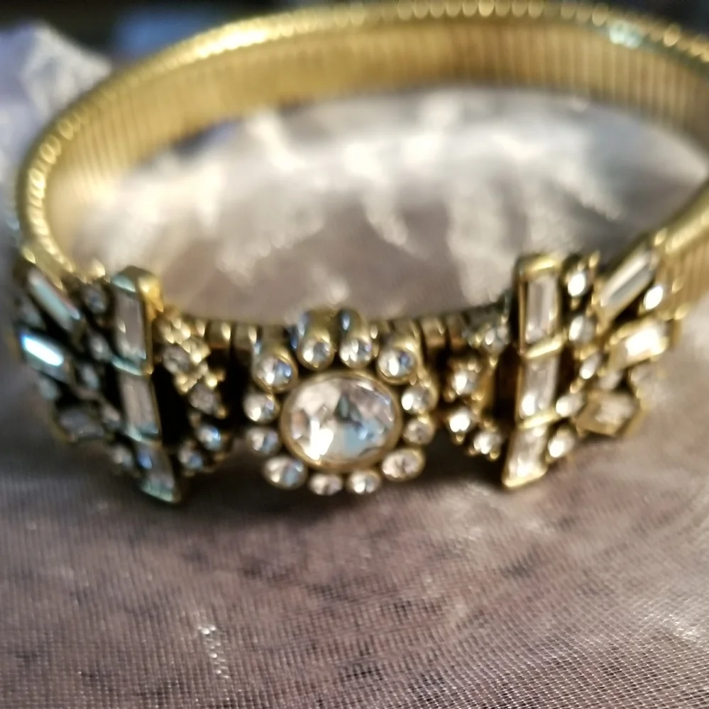 NEW IN ORIGINAL BOX PLUNDER APRIL BRACELET. ANTIQUE GOLD BANGLE ACCENTED - Picture 6 of 7